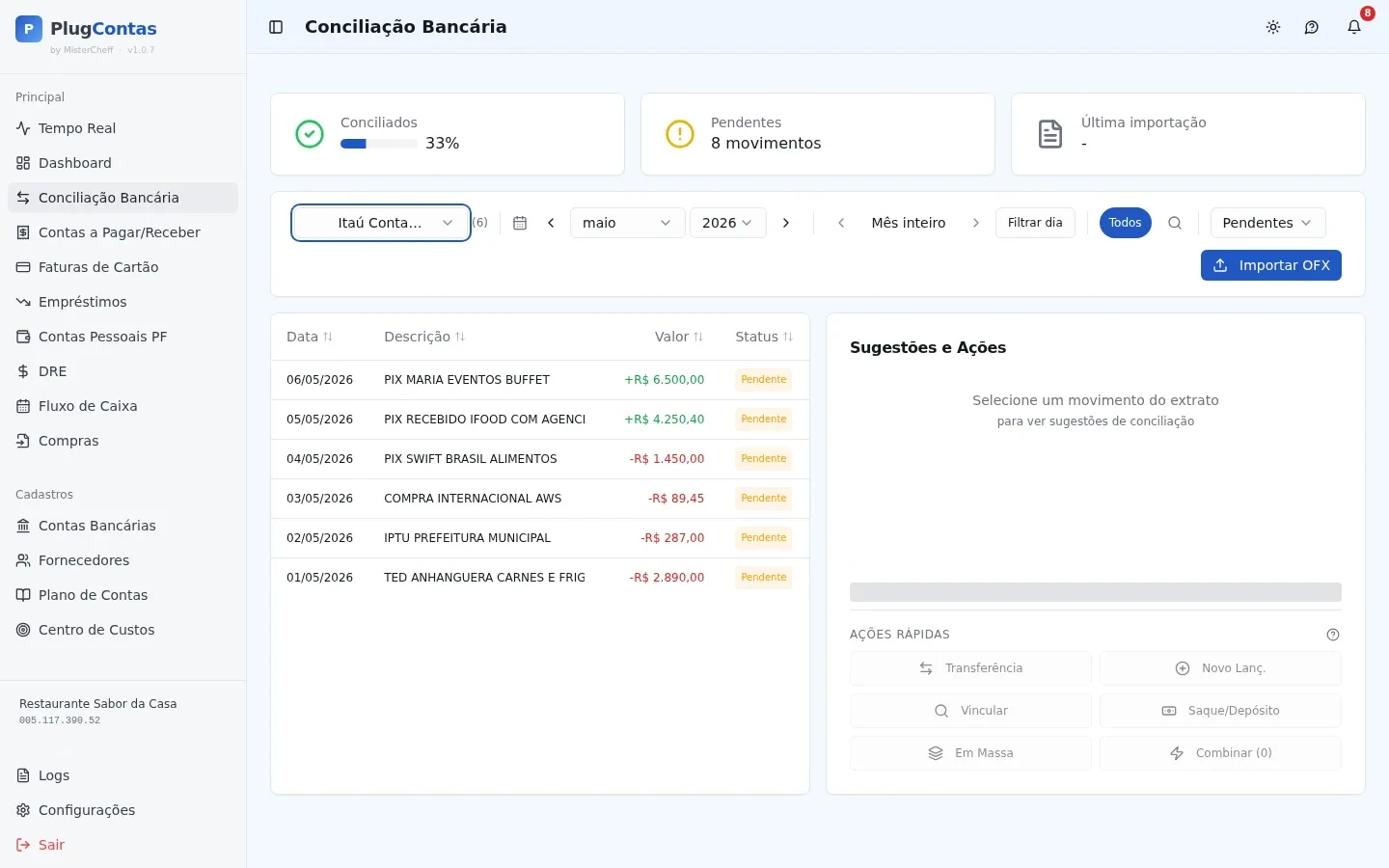 Tela de Conciliação Bancária do PlugContas com movimentos do extrato e painel de sugestões
